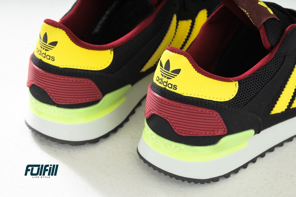 Adidas ZX 700 Black II | FulFill Adidas ZX 700 Black II | FulFill
